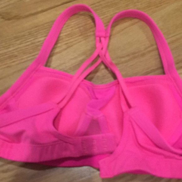 Victoria’s Secret sport bra 32B - Picture 5 of 6